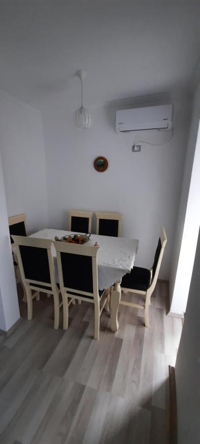 Apartament Clara Permet Lägenhet Exteriör bild